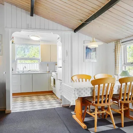 682-thisted-klitrosevej-66 بيت للعطل *